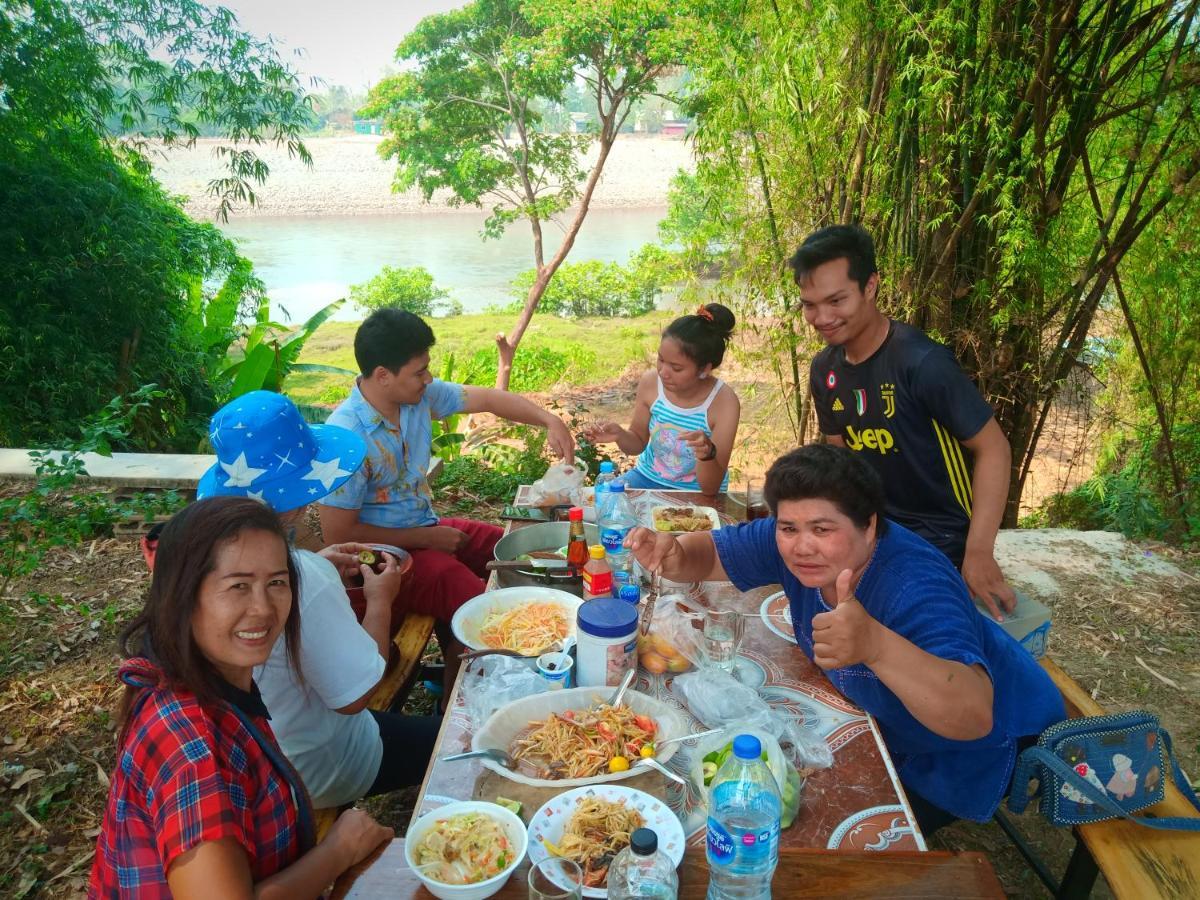 เฮือนน้ำน่าน House By The River Nan Uttaradit Exterior photo